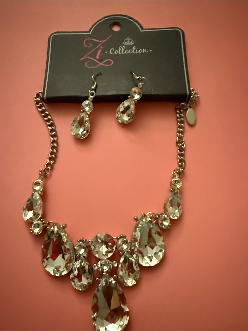 IC COLLECTION Silver-Tone Clear Crystal Teardrop Necklace and Earrings Set